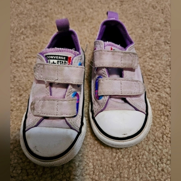 Converse shoes 6 - Picture 1 of 7